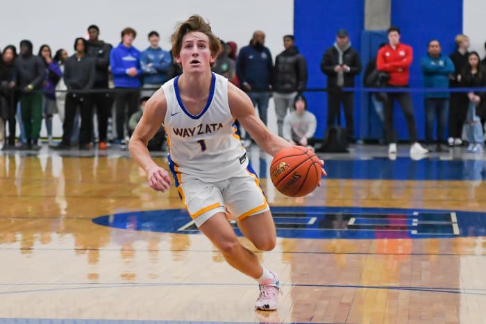 Photo by Earl Ebensteiner